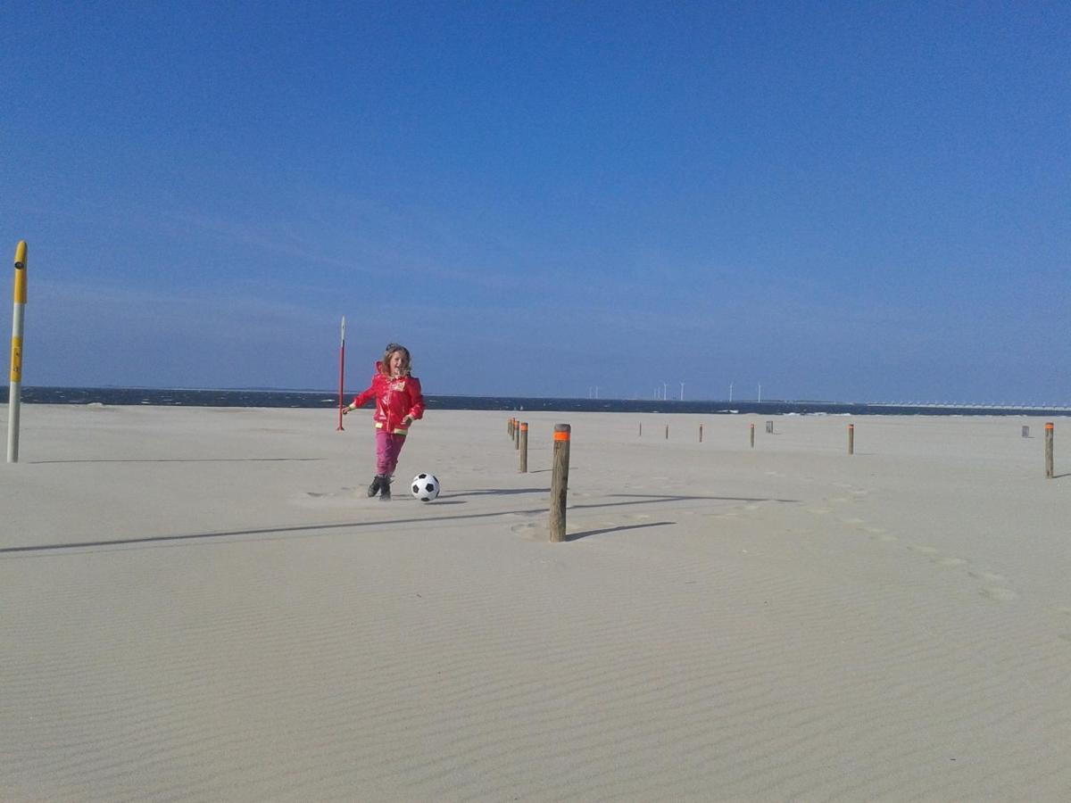 Comfortabel Vakantiehuis Aan Zee En Meer ! Kamperland Zewnętrze zdjęcie